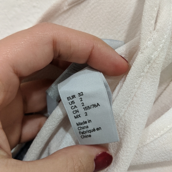 Like New H&M Halter Abstract Print Top Sz 2 - Picture 4 of 6